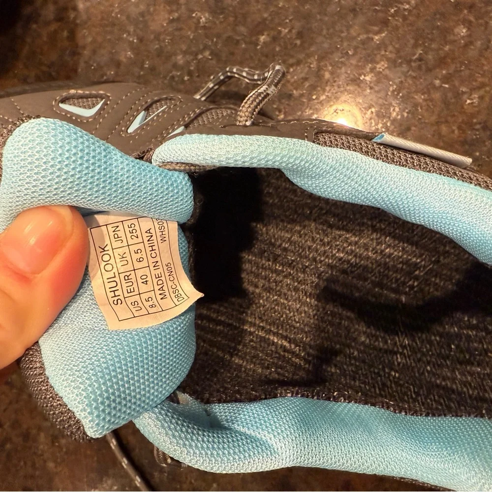 Shulook Waterproof Hiking Shoes - 8.5 - Picture 3 of 6